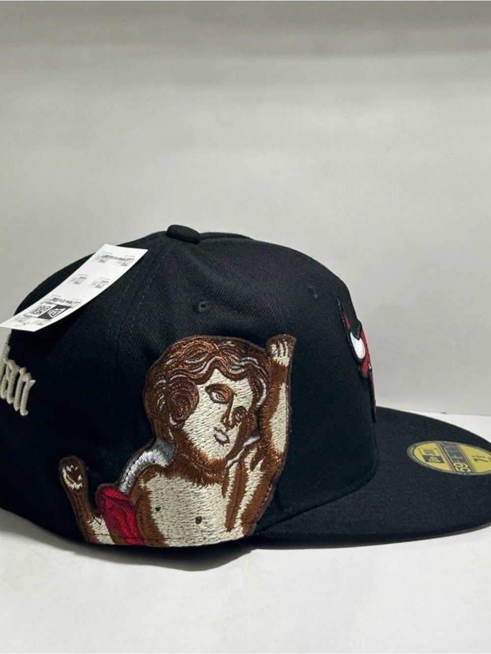 Jon Stan x Chicago Bulls New Era 59FIFTY Custom Cherub Hat Black 7 1/2 NWT - Picture 5 of 8